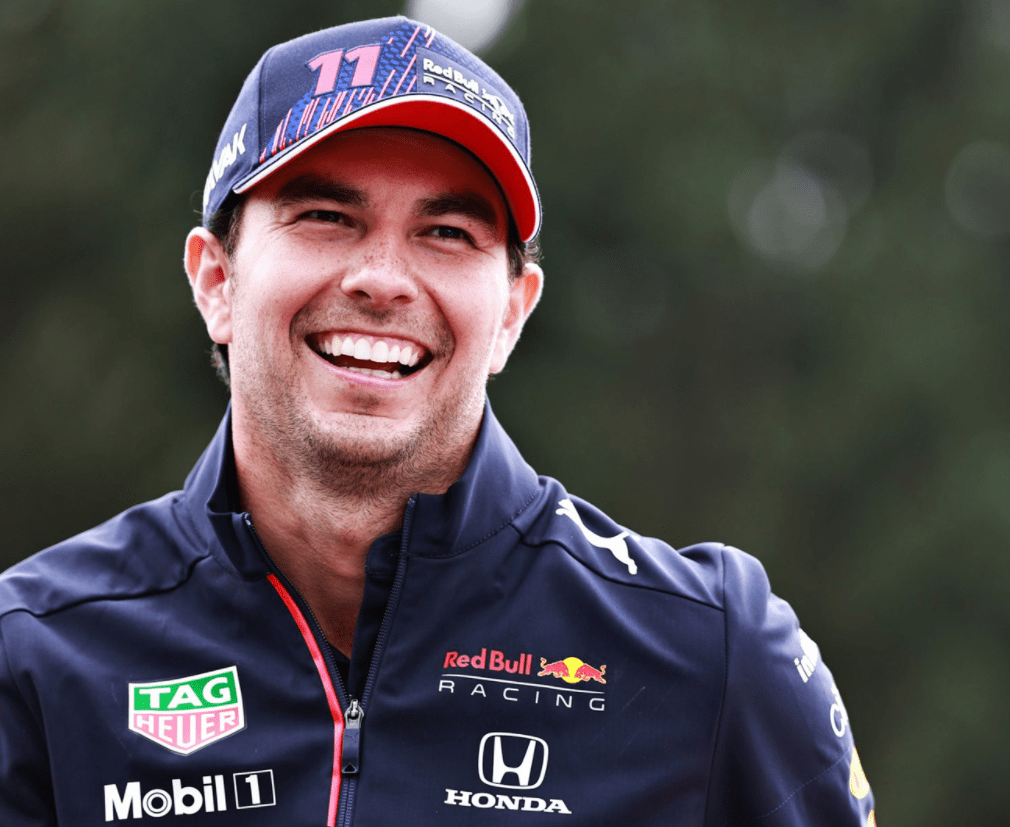 红牛车队鏖战红牛二队，佩雷兹点燃赛场