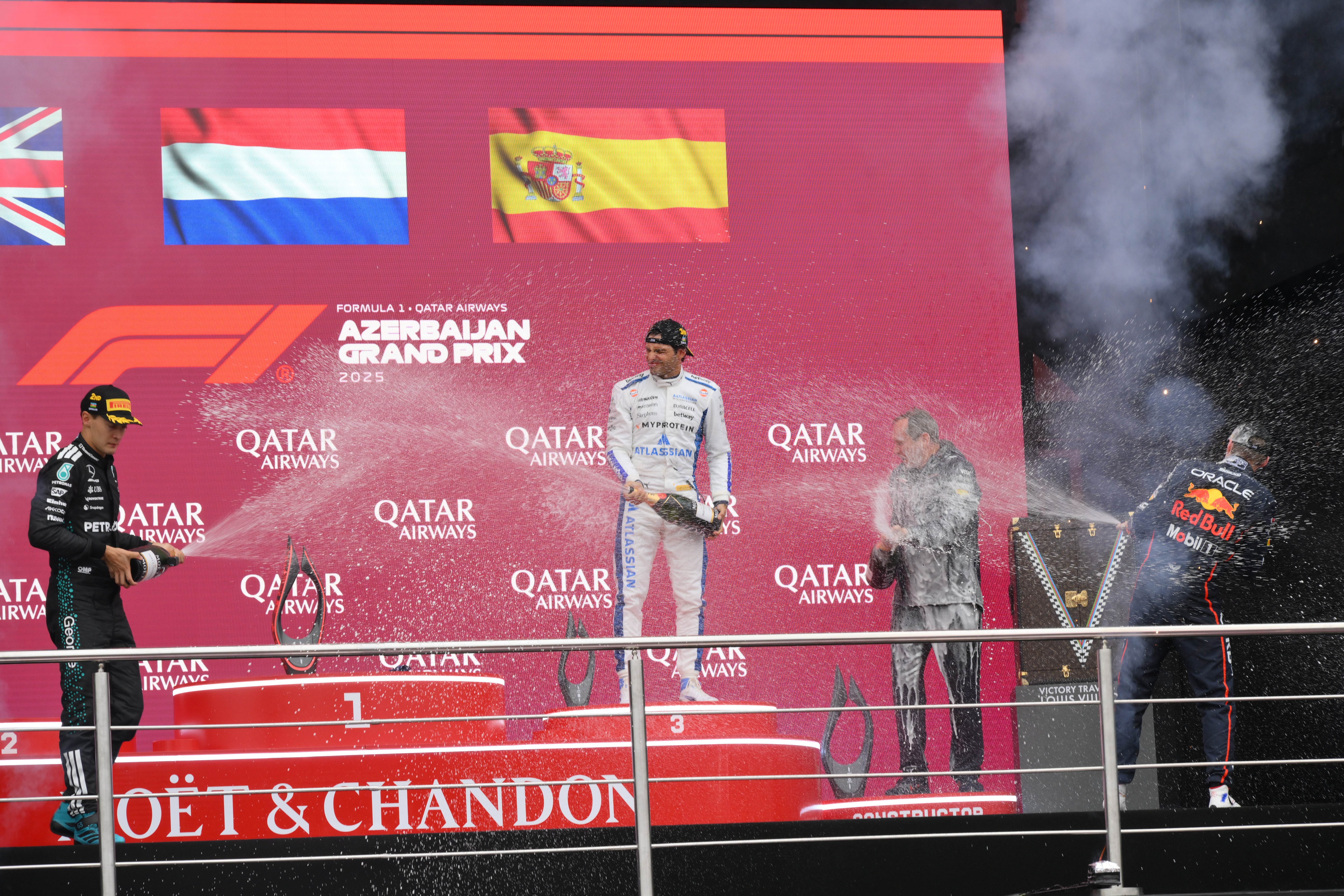 开云体育入口-红牛车队力克阿斯顿马丁，拉塞尔点燃赛场